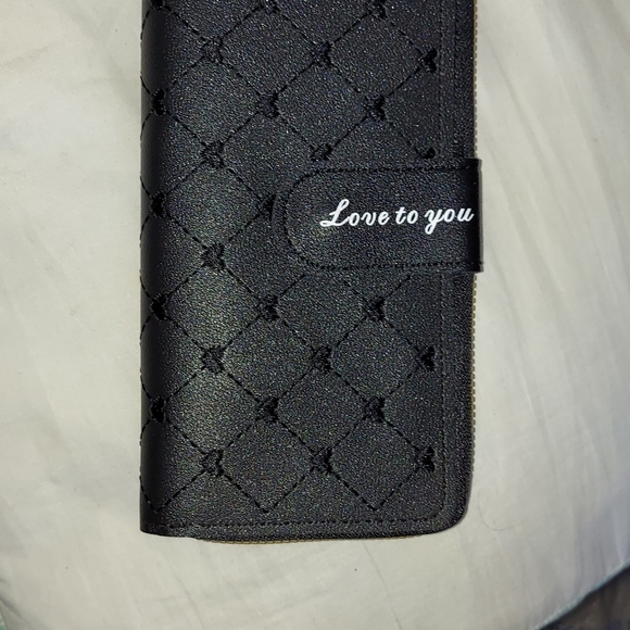 Purses - Picture 4 of 11